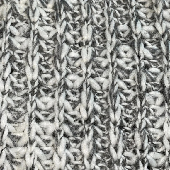 FOREVER 21 chunky knit long sleeve wide collar wrap sweater gray white size S - Picture 4 of 9